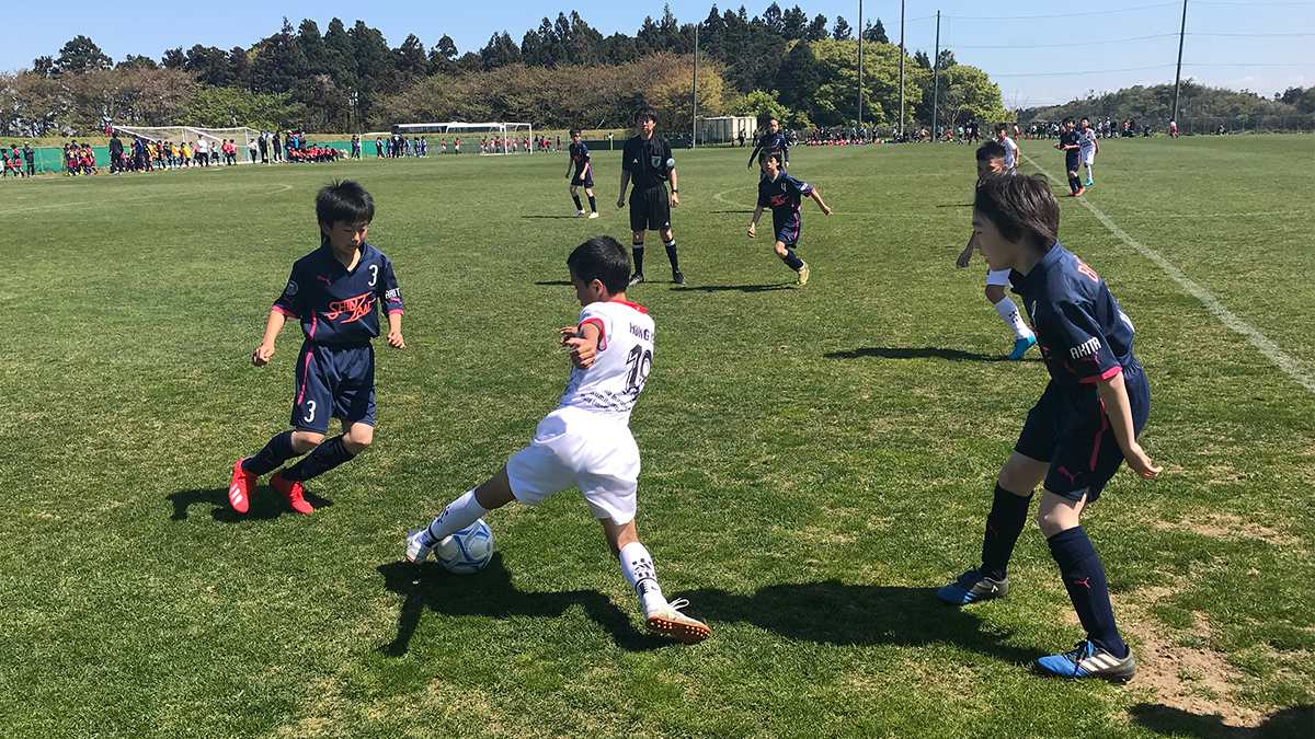 ベトナム フンイエン省11歳以下代表サッカーチームを支援～第20回TDK山崎貞一杯争奪少年サッカー選手権大会に招待～
